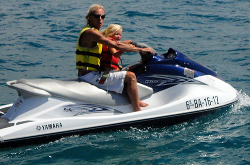 aventuras acuaticas motos para despedidas en barcelona