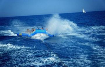 aventuras acuaticas slider manta para despedidas en barcelona